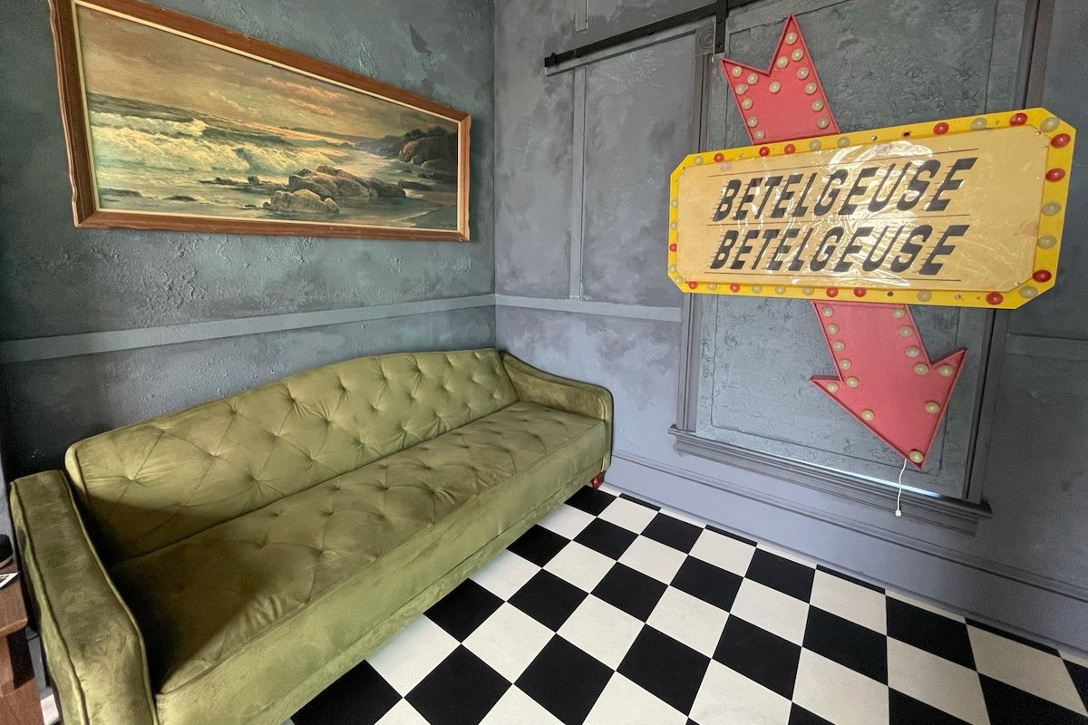 The Moonlight Manor – 5 bedroom themed hideaway gallery image 4