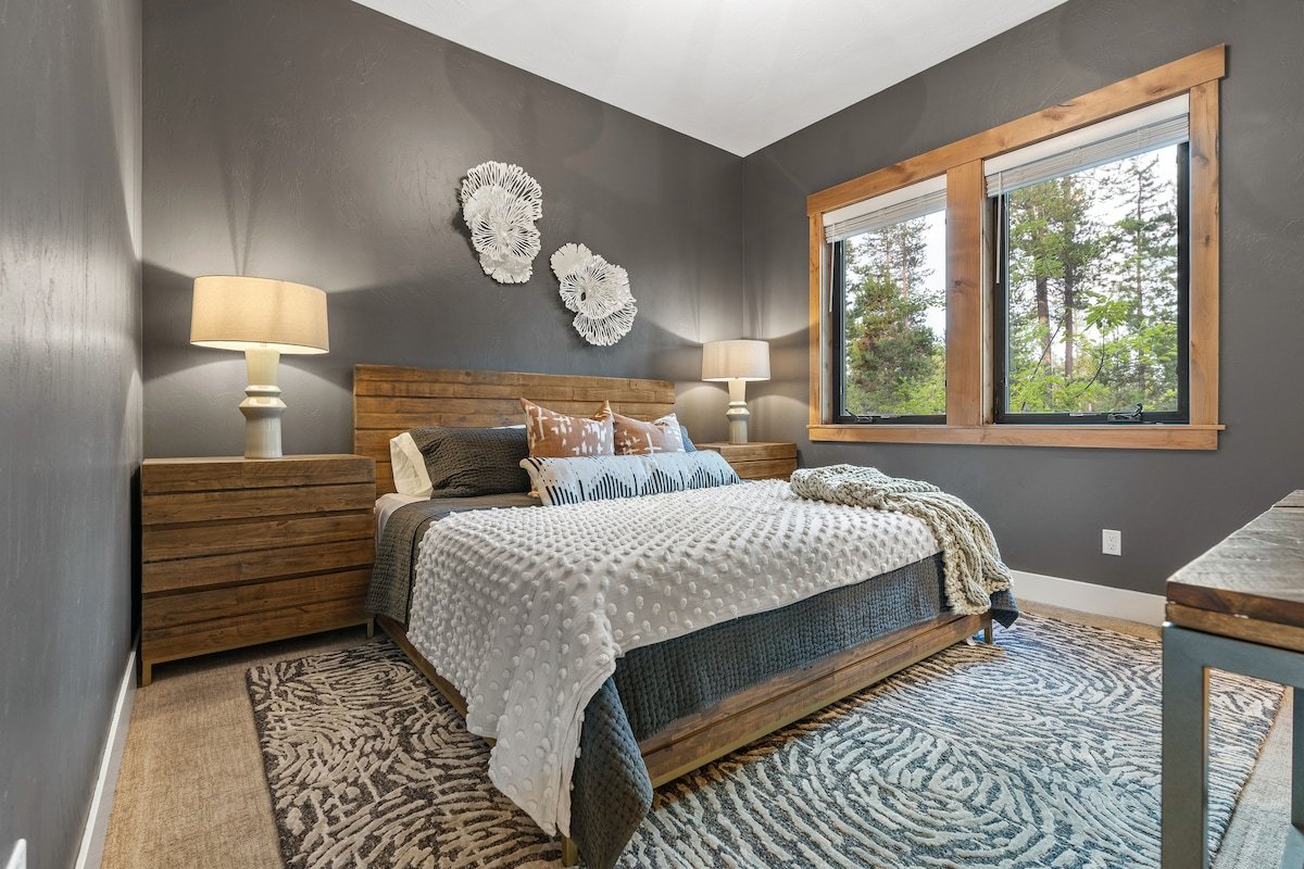 Luxury Family Escape | Hot Tub, BBQ & Ping Pong gallery image 5