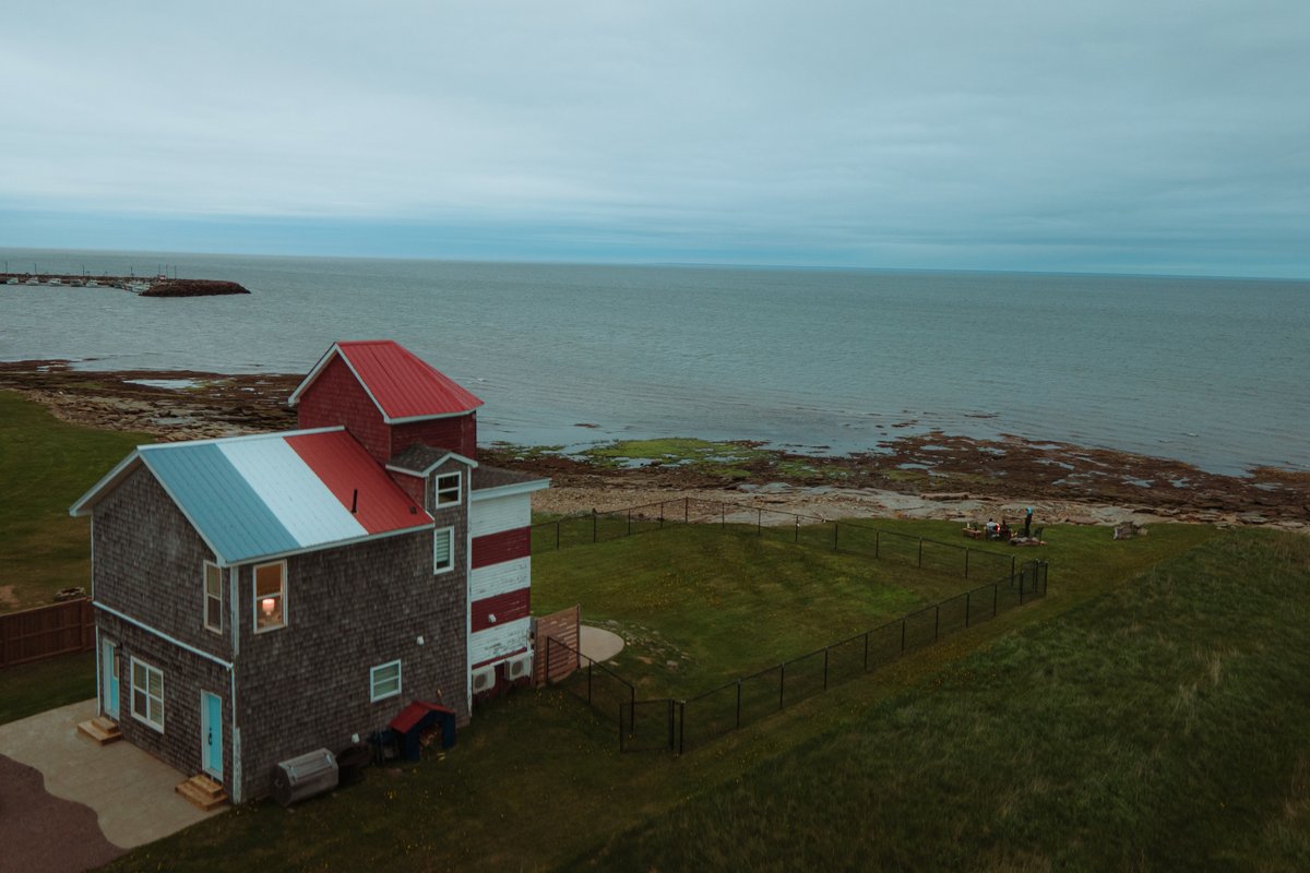 Oceanfront 3BR Cottage Cozy Coastal Retreat
