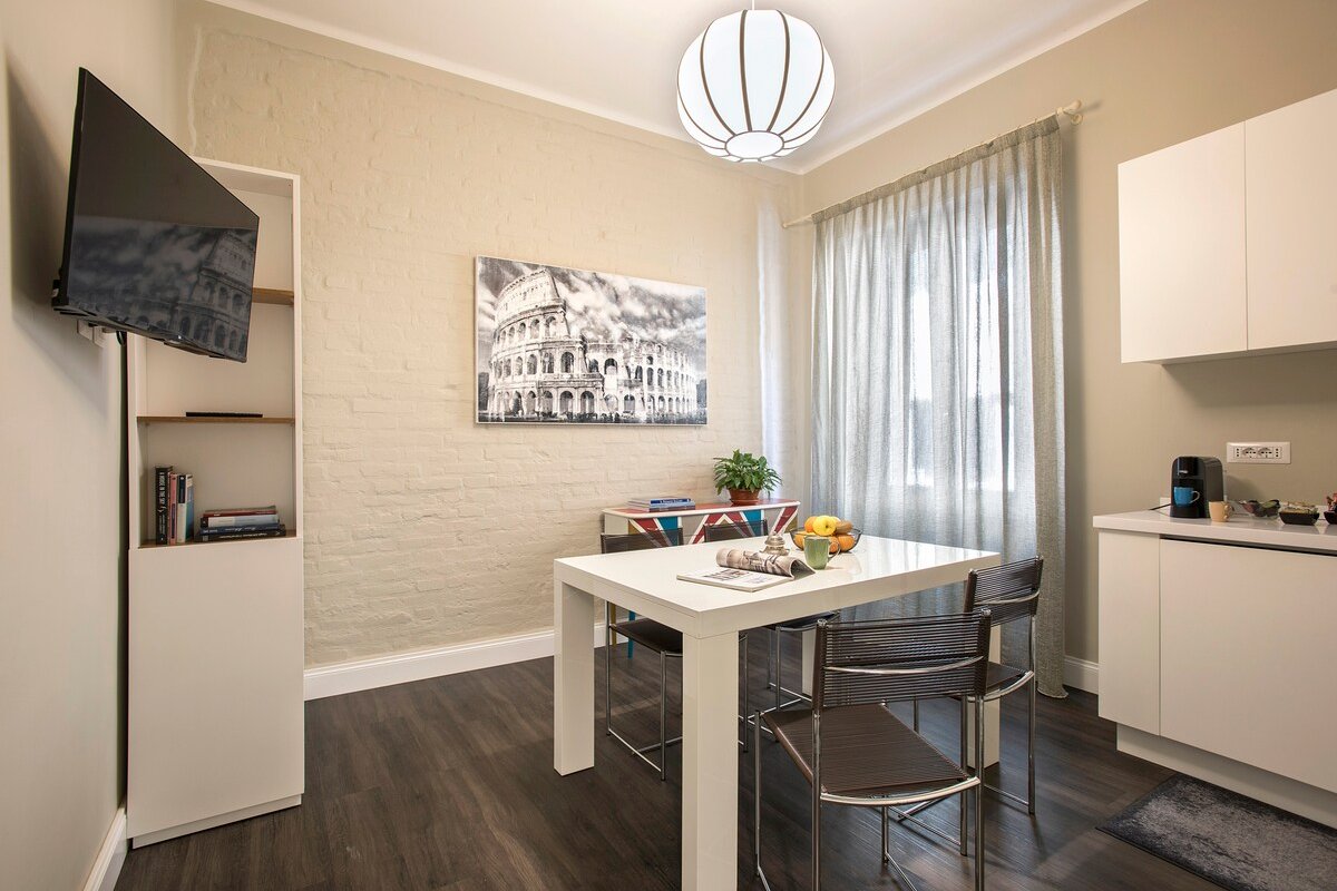 Central Rome Family Haven with balcony! – Interno1 gallery image 2
