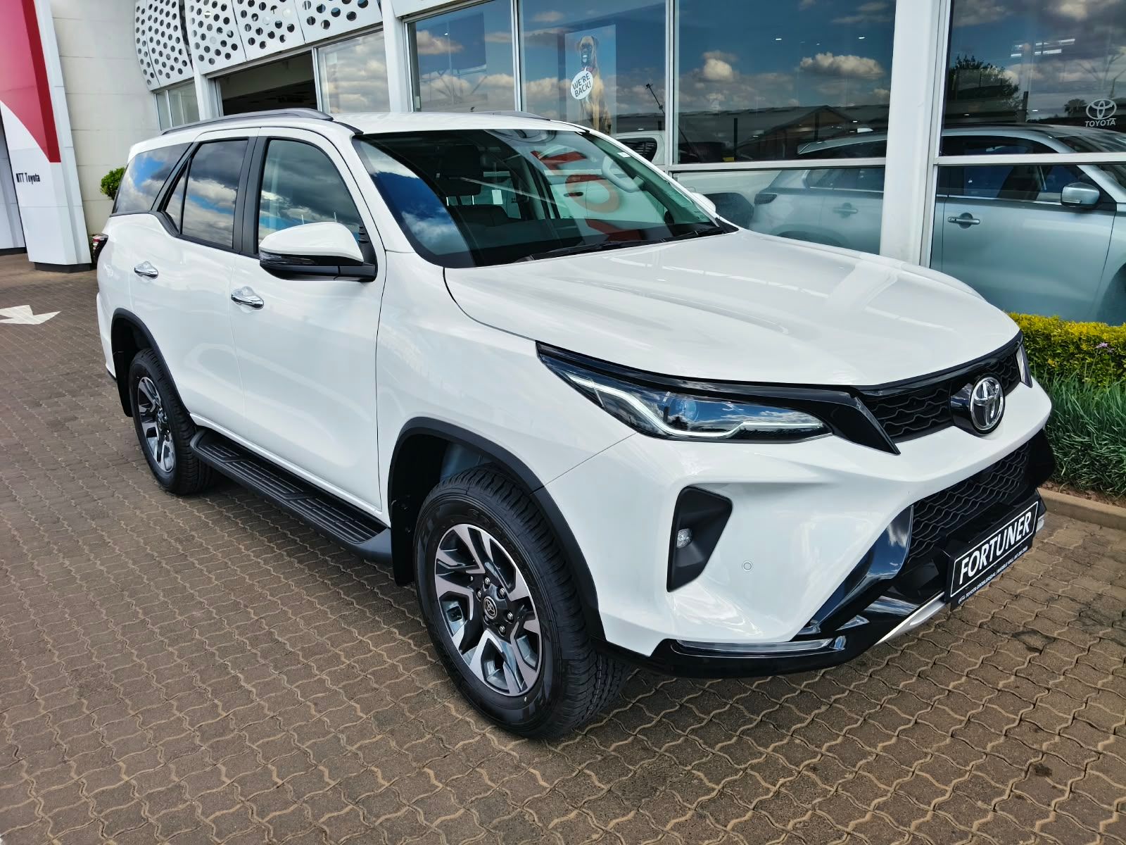 TOYOTA FORTUNER 2.4GD-6 R B A T for Sale in South Africa