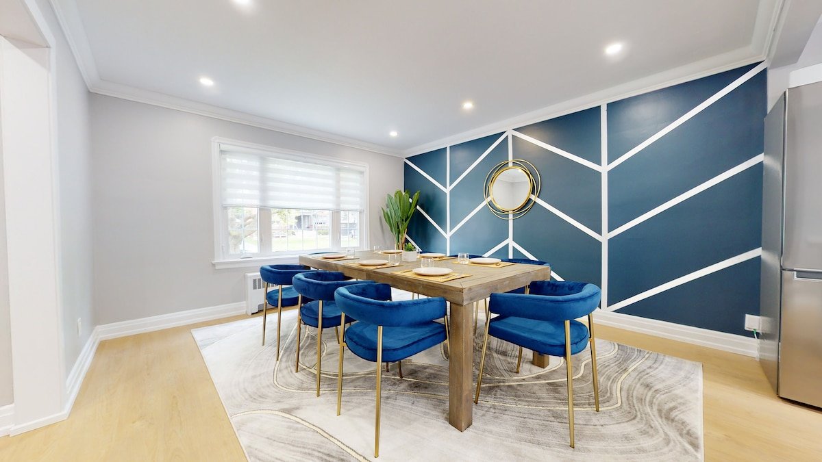 Stylish 4 Bedroom Home in AAA Location gallery image 4