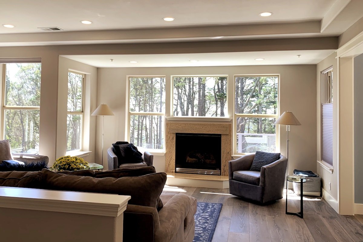 TreeTops OceanView Retreat_HotTub_Month/LongTermOk gallery image 5