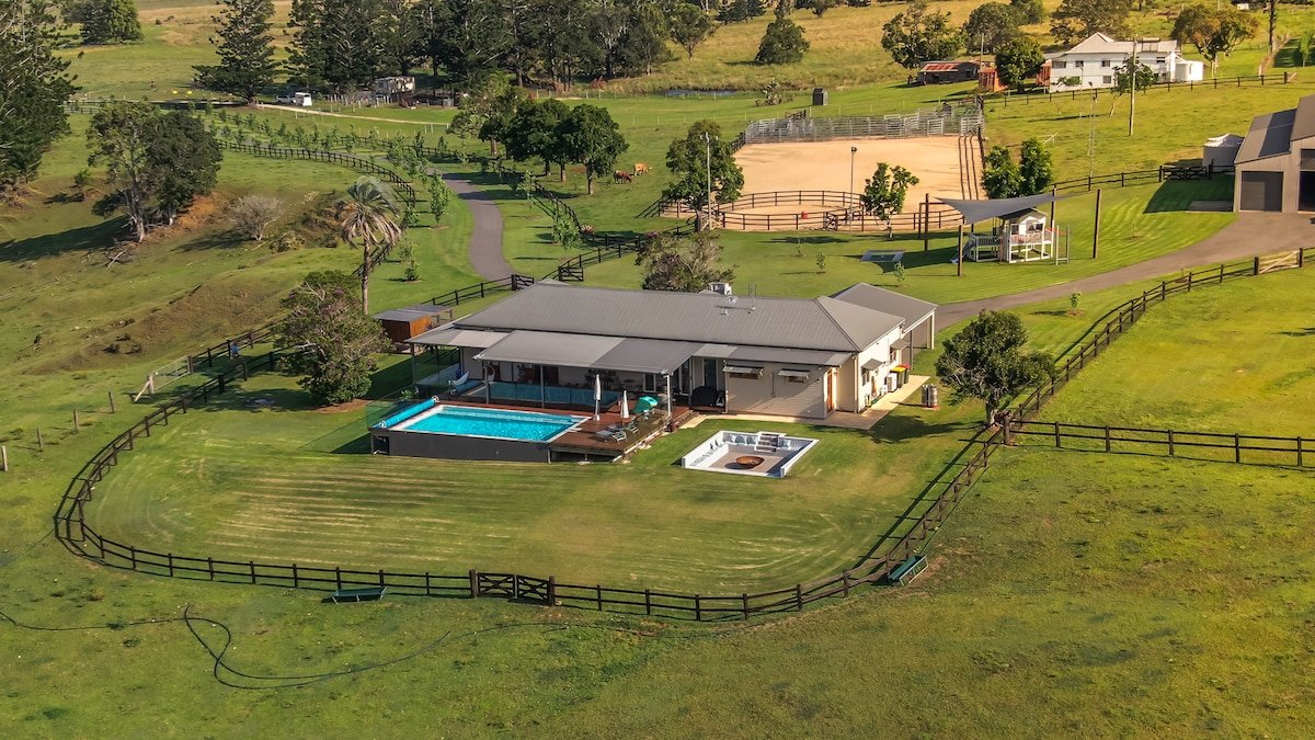 Sacres Acres gallery image 2