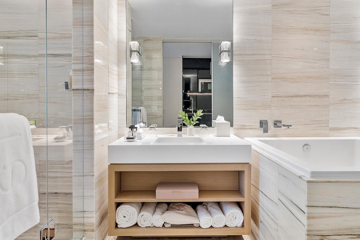 Luxe Studio at The W Hotel gallery image 5