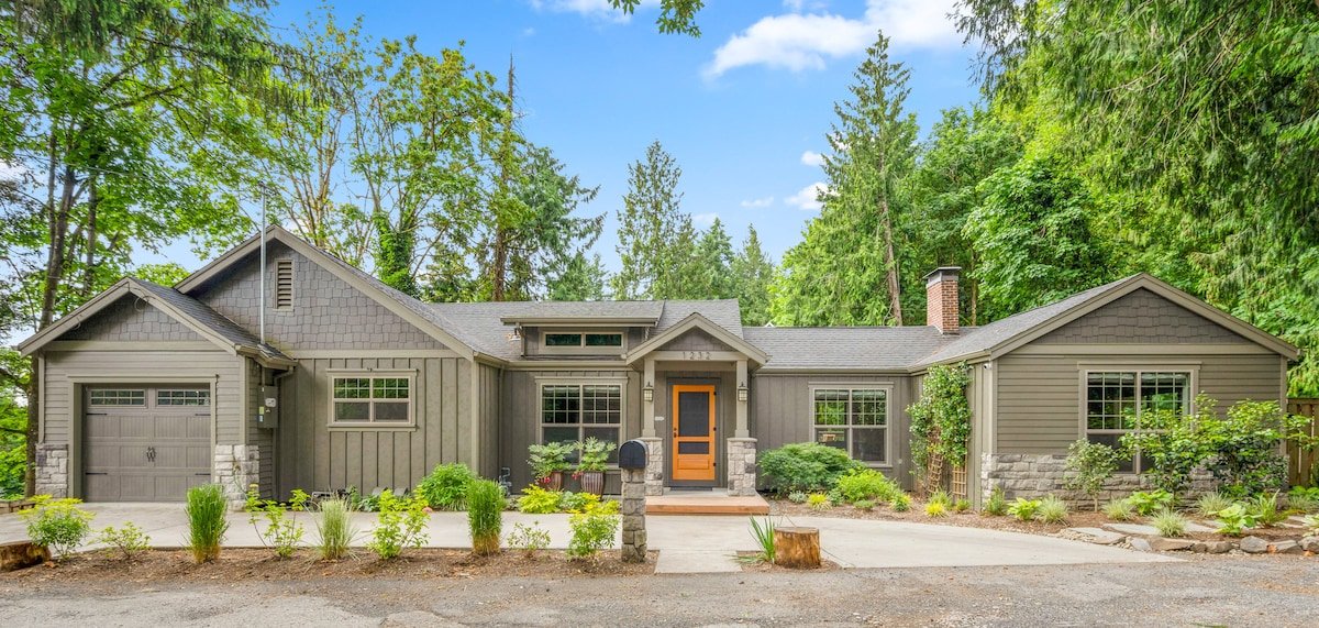 Chateau Relaxo (NO animals, parties or events) gallery image 2