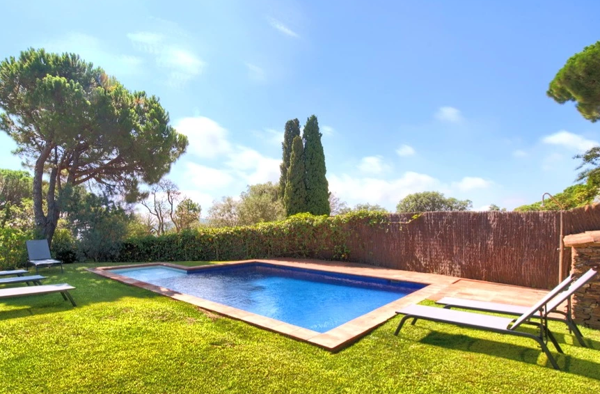 Begur! Superb villa, pool, garden 8/10 people.