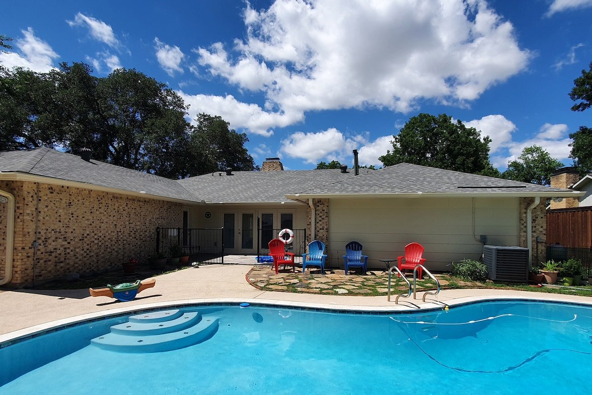 Your Spacious Private Getaway with Pool and BBQ gallery image 5