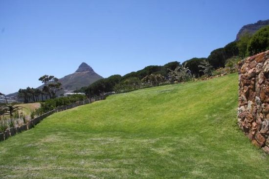 Photo 4 of Rontree House accommodation in Camps Bay, Cape Town with 4 bedrooms and 4 bathrooms