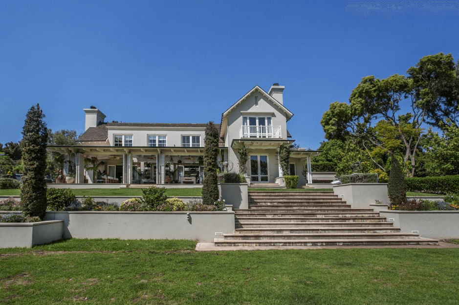 Photo 1 of Dunkeld Villa accommodation in Bishopscourt, Cape Town with 5 bedrooms and 4 bathrooms