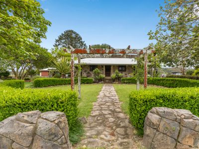 Twin River Ranch – The Main House and The Flat