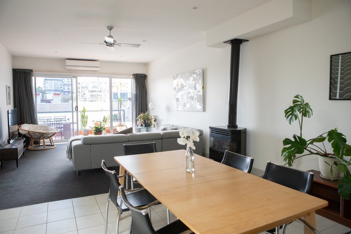 Modern Collingwood Penthouse, Private Rooftop gallery image 4