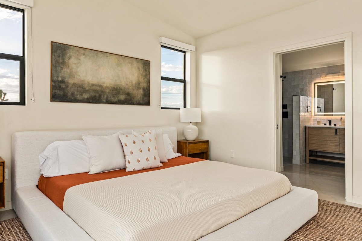 Alba · Pool, Spa, Fire Pit and Outdoor Movies! gallery image 5