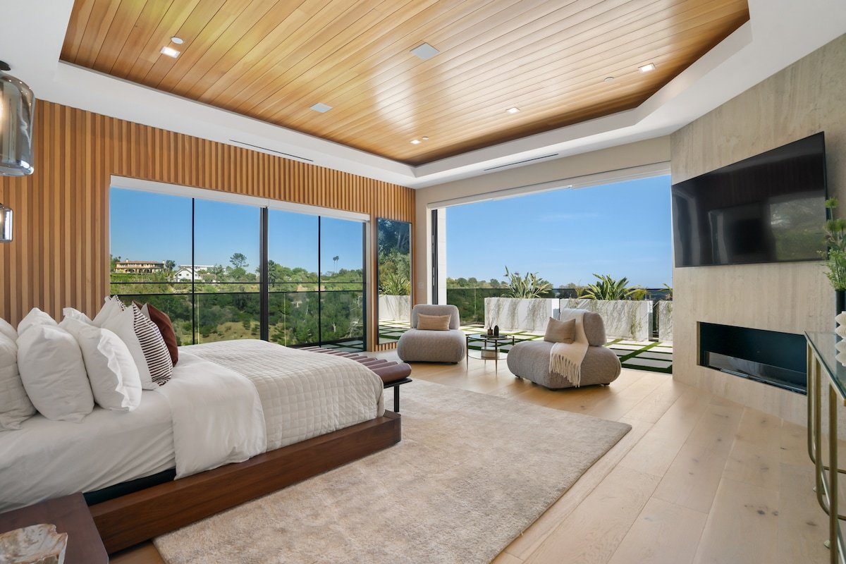 Linda Flora – Bel Air Oasis with Rooftop Deck gallery image 2