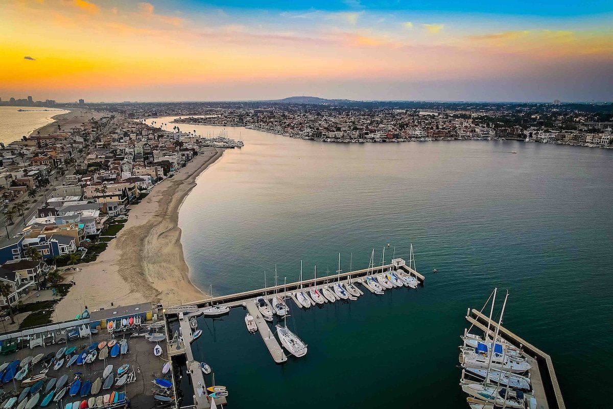 On the SAND peninsula home with hot tub & fire pit gallery image 5