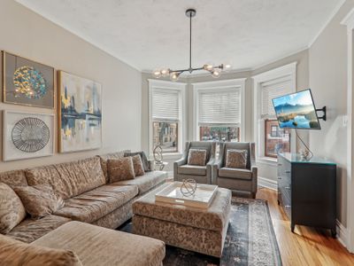 Big Wrigleyville Home, Great for Groups, 2 Units!