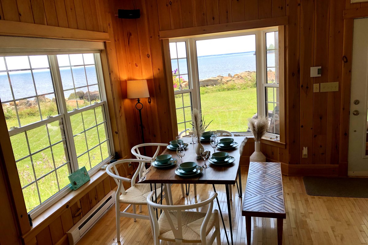 Salty Air Seaside Chalet Beachfront and Nature