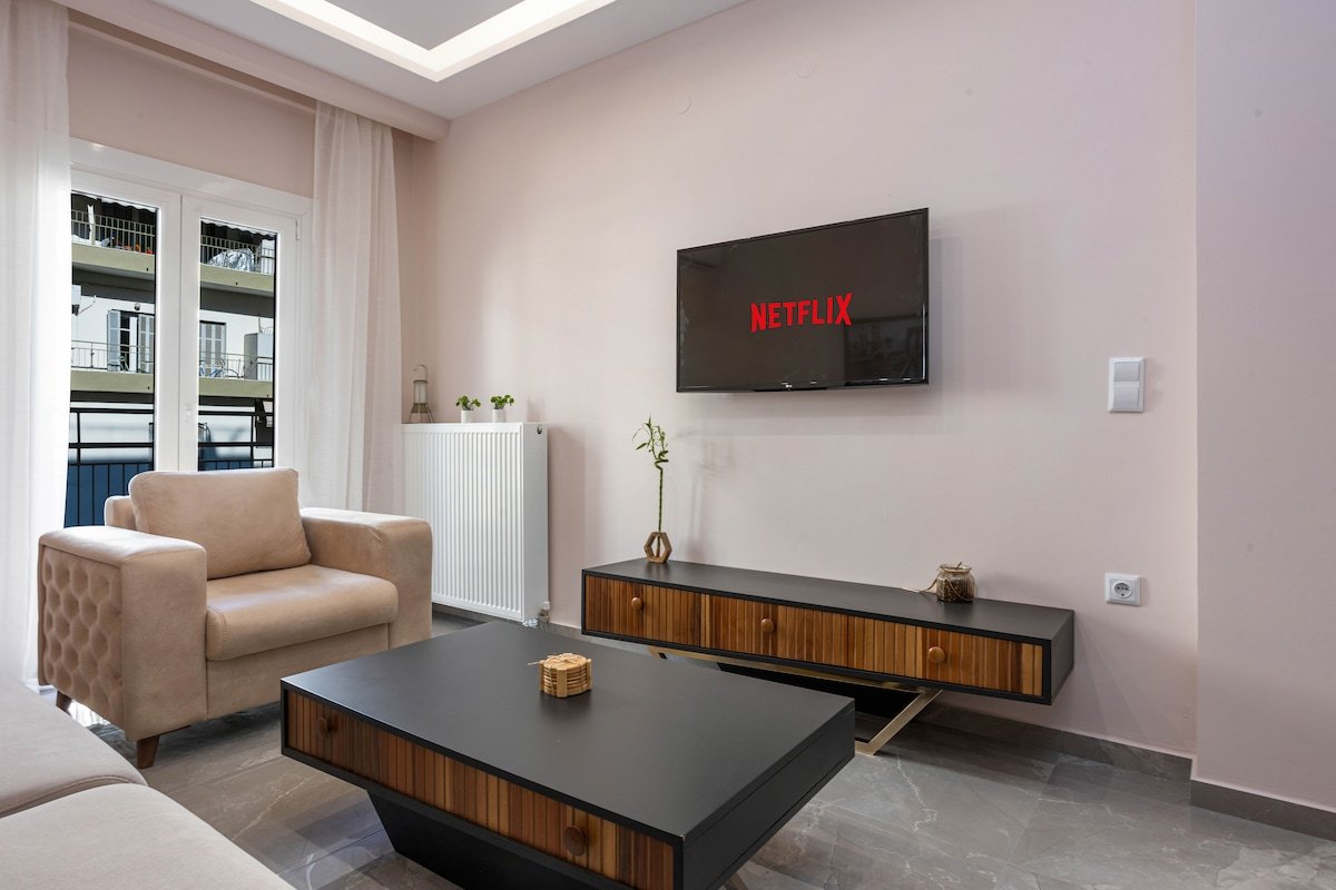 Luxury Downtown Apartment E1 gallery image 4