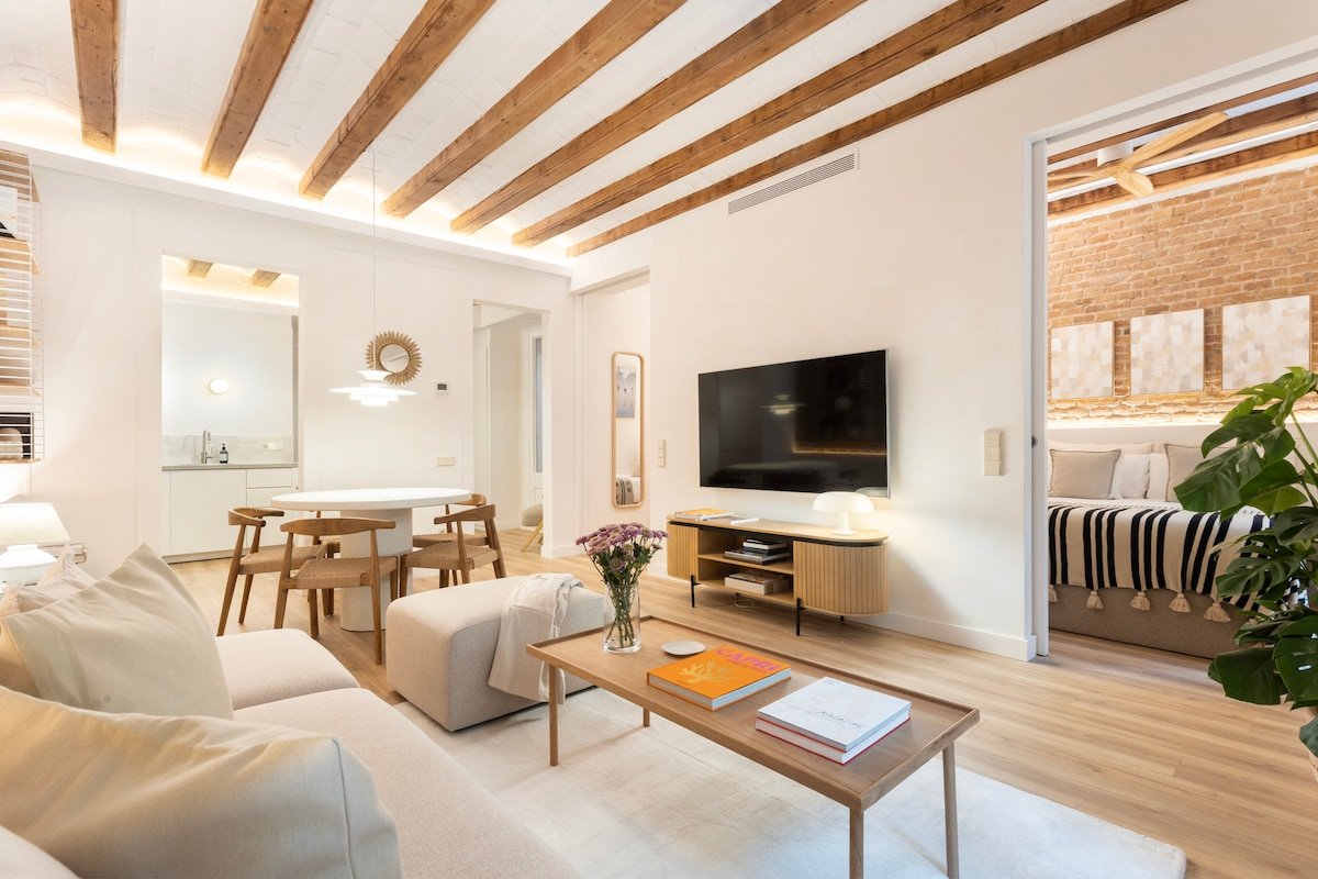 NEW Charming apartment in the center gallery image 2