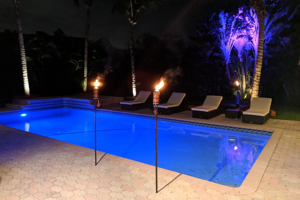 Unique Tropical Paradise! Heated Pool & Tiki Bar gallery image 5