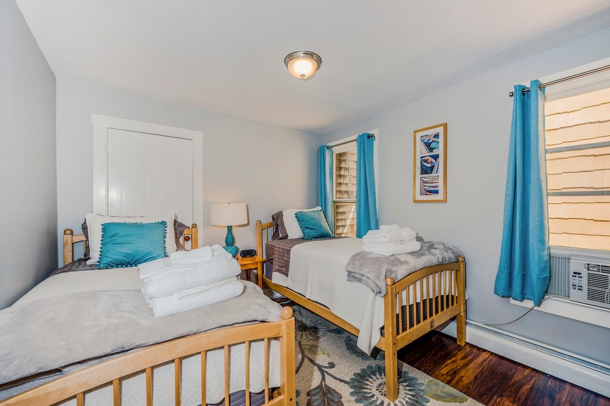 Spacious 3 Bedroom on Thames Street W/Parking gallery image 5