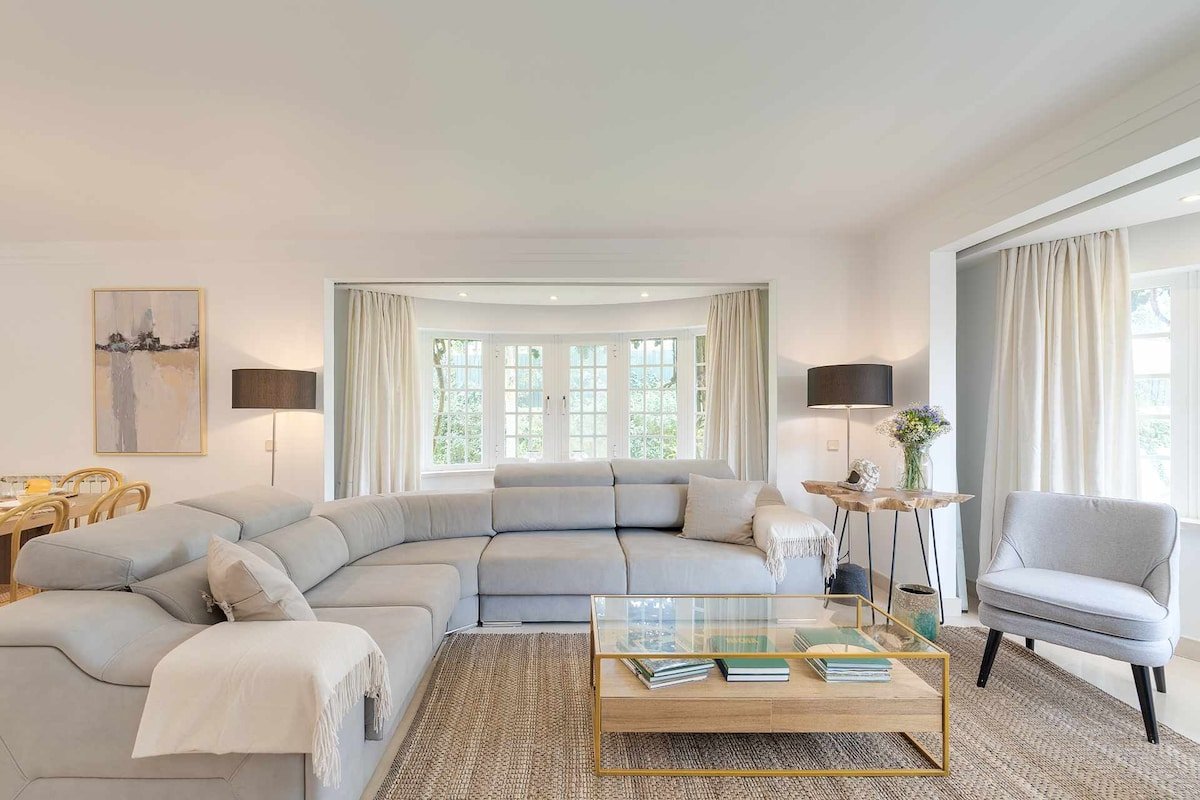 Unique beach Villa with ocean view, pool, tennis gallery image 4