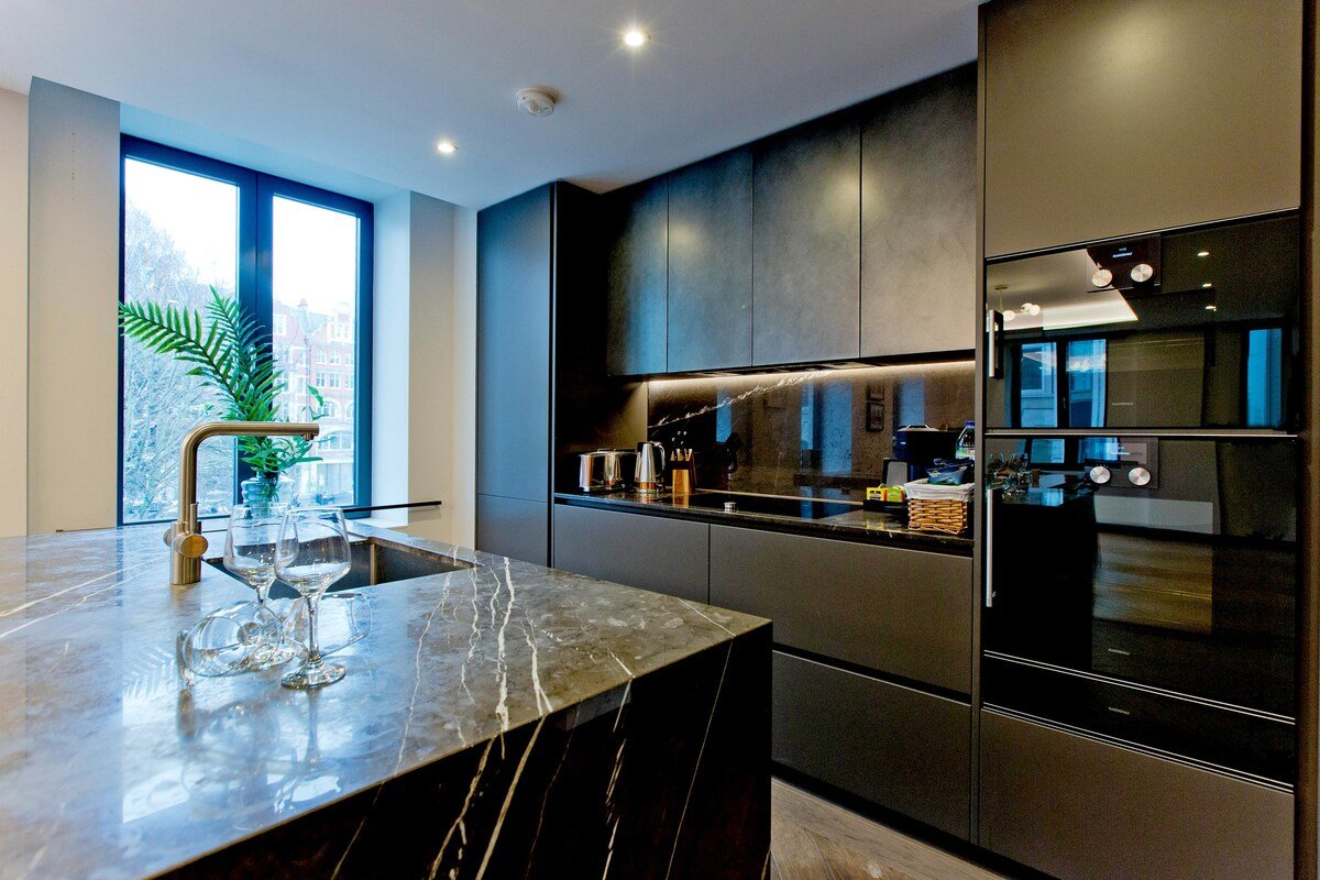 37GS Residences | 3bedroom Apt 205 near Piccadilly gallery image 5