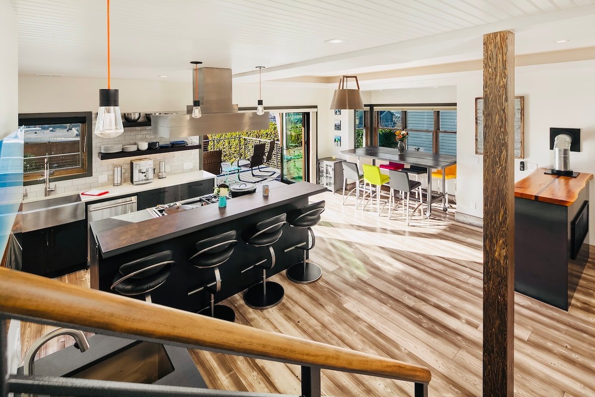 New! Seattle Luxe on Queen Anne! 5BR gallery image 5