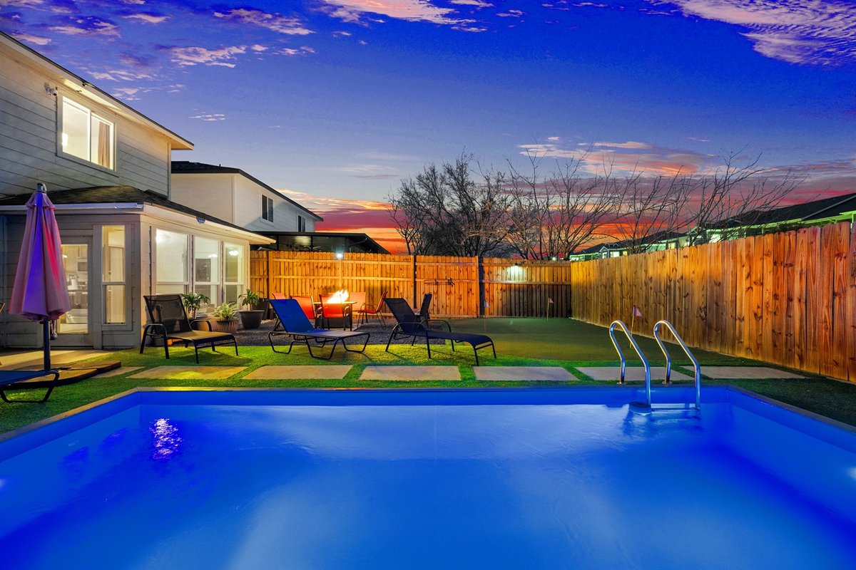 15 Beds | Pool | Game Room | Firepit | Grill | Bar