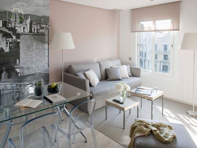 Spacious Serviced Apartment in City Center