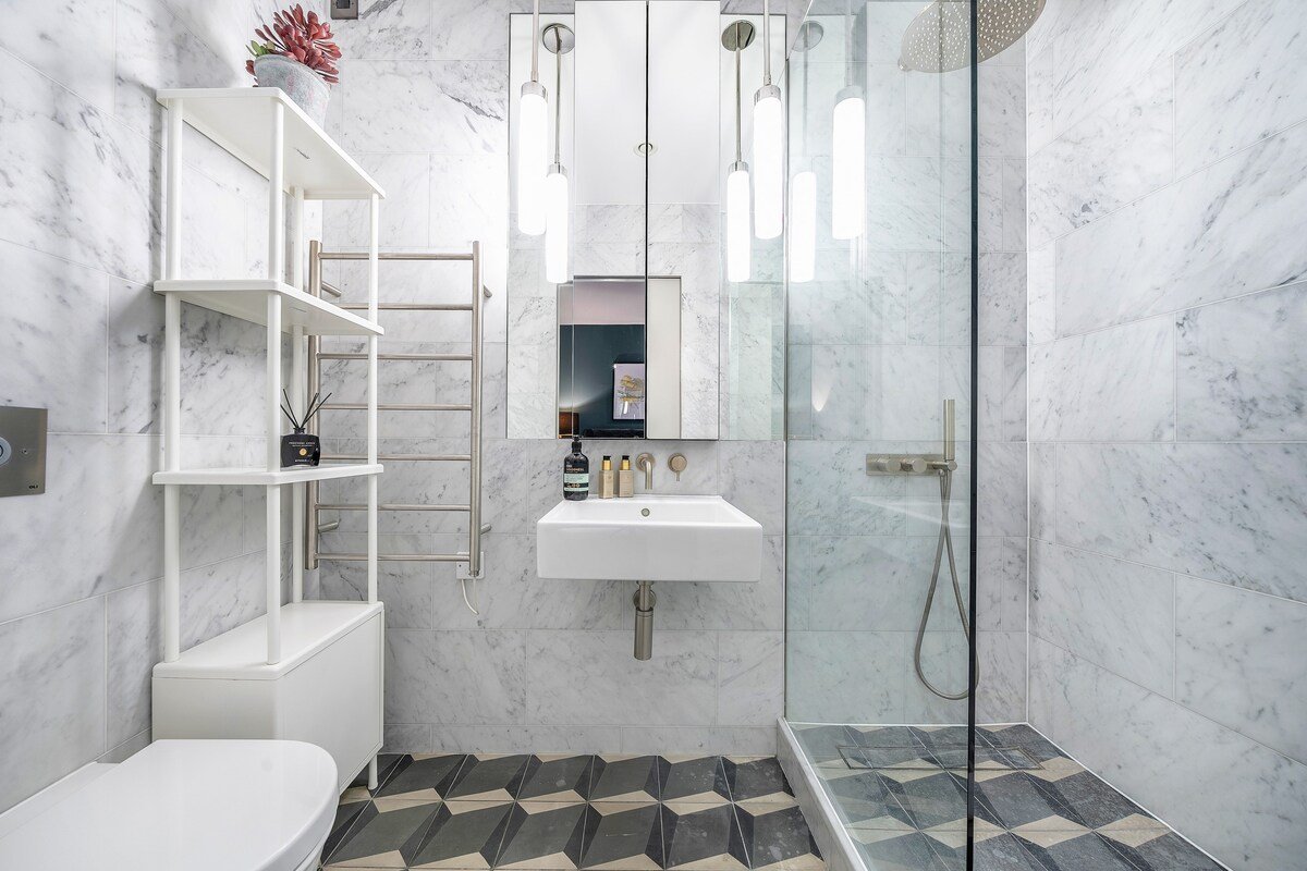 Stylish 2-Bedroom Apartment in the Heart of Soho gallery image 4