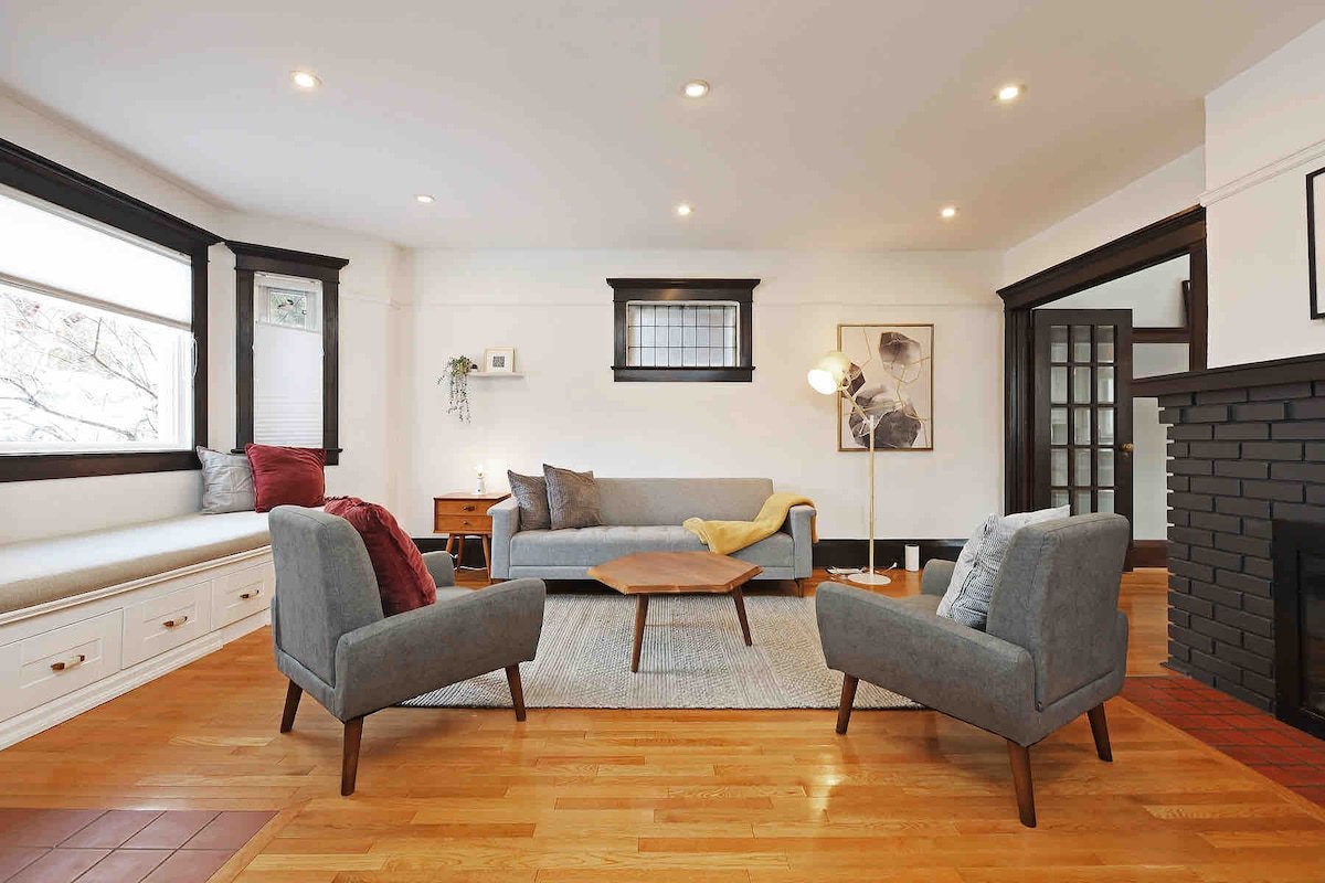 Classic 5 BDRM High Park Family Home/WFH/Pets OK gallery image 2