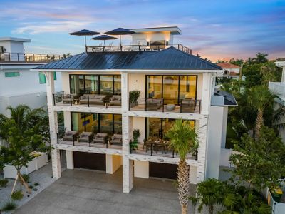 Steps to Beach – St. Armands – Resort Pool & Slide