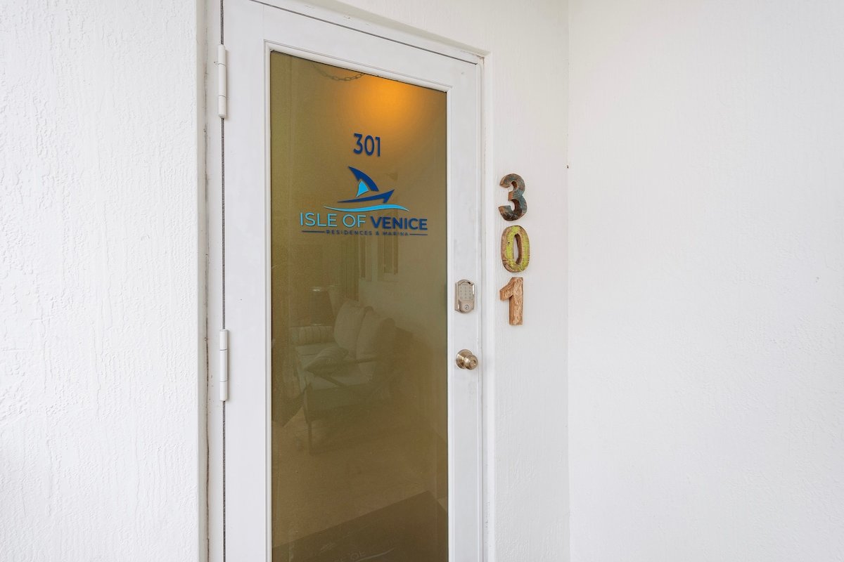 Sea Ray Jr. Penthouse – 301PH gallery image 3