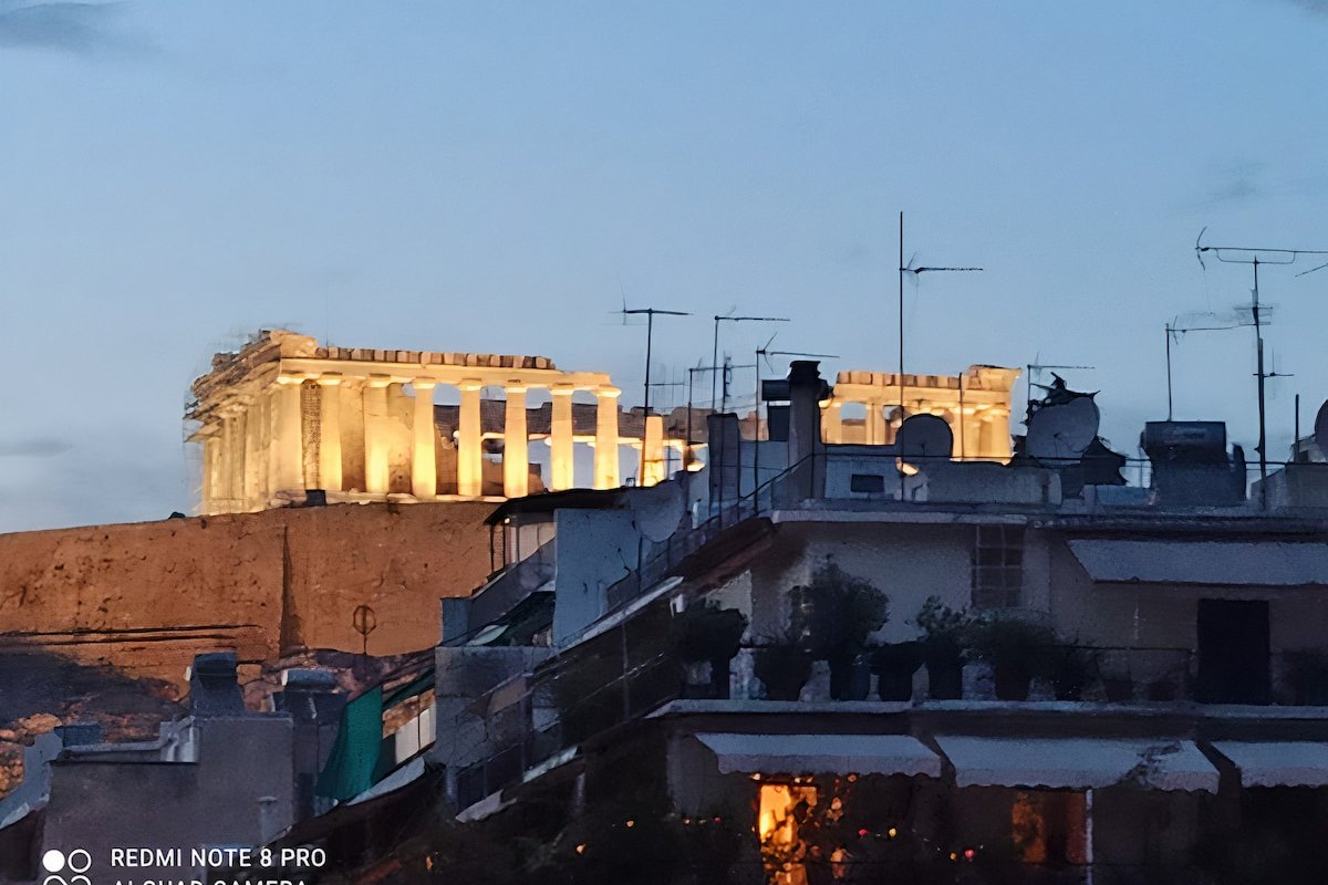 Acropolis Grand Apartment gallery image 2