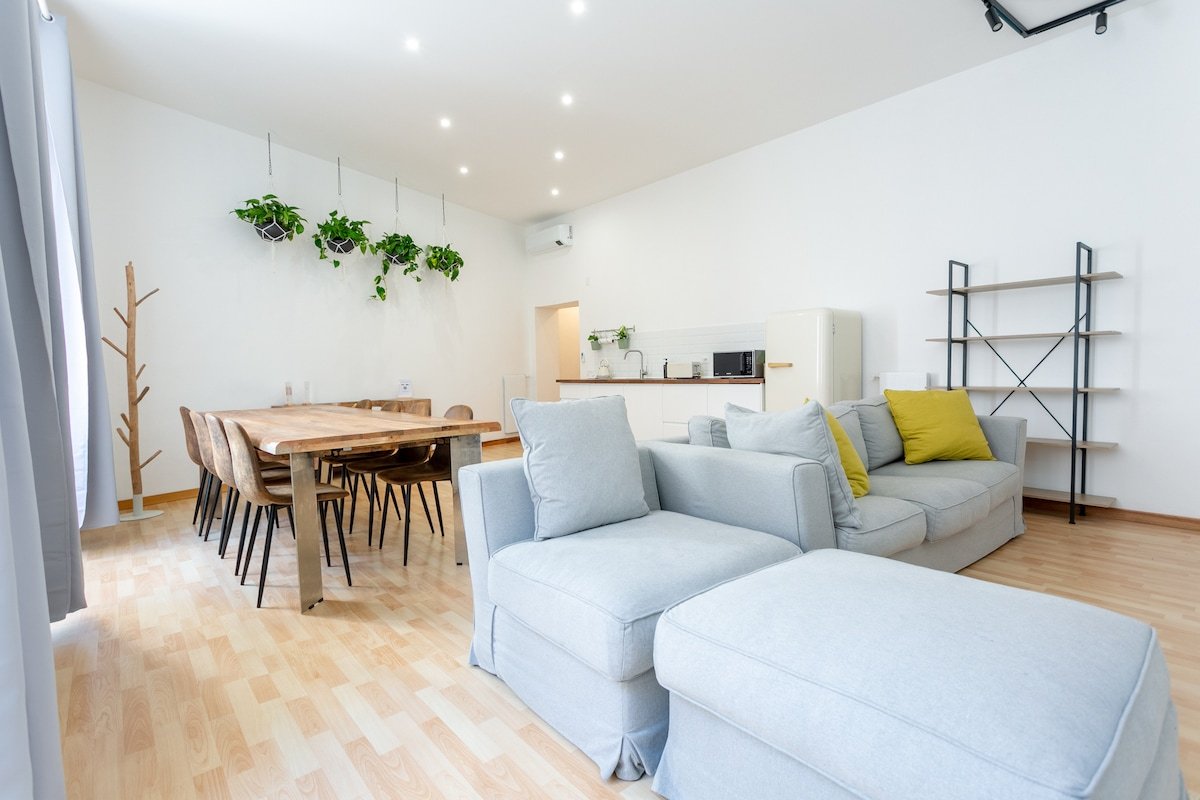 APT Rome 5 BDRMs gallery image 4