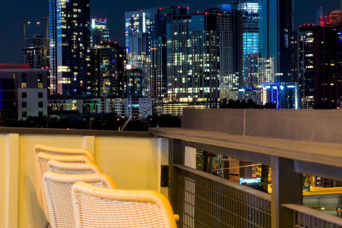 Rooftop Jungle with Skyline Views gallery image 4