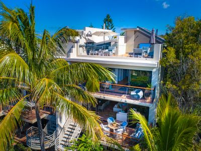 4 bedroom + 3 bathroom Villa by the Sea