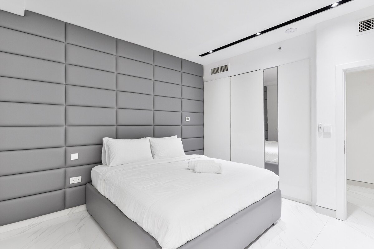 Waterfront Luxury 3+1 BR in JBR, Dubai gallery image 2