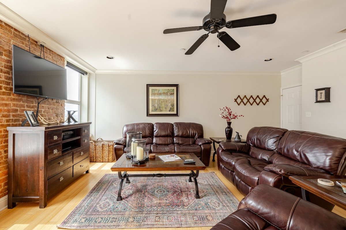 Convenient Downtown 2Bed & 2Bath! gallery image 4