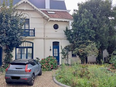 Lovely house in a private garden