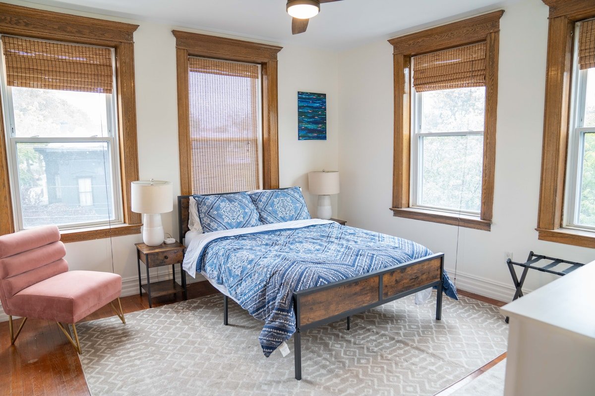 The Palisade Penthouse – Minutes to NYC gallery image 5