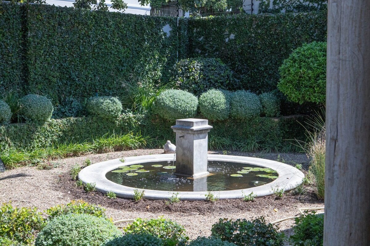 Roseberry House, by Steadfast Collection gallery image 5