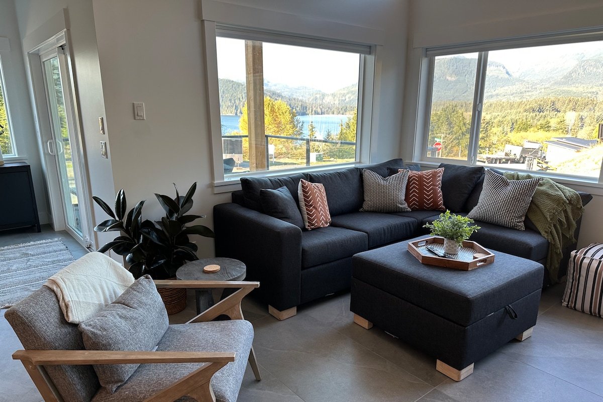 Beachview Retreats Luxury w/Hot tub & View gallery image 3