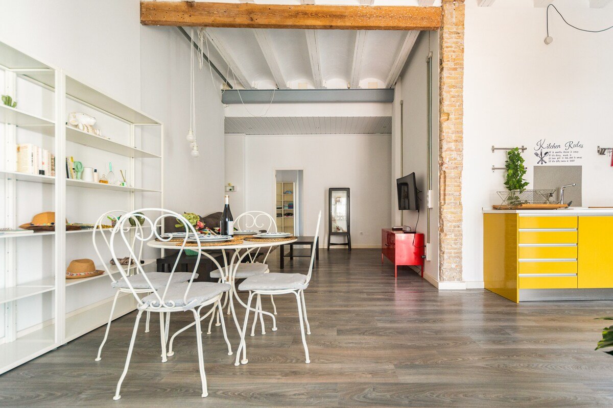 120 sqm Loft-style 3 BR A/C Beach Marina Metro gallery image 5