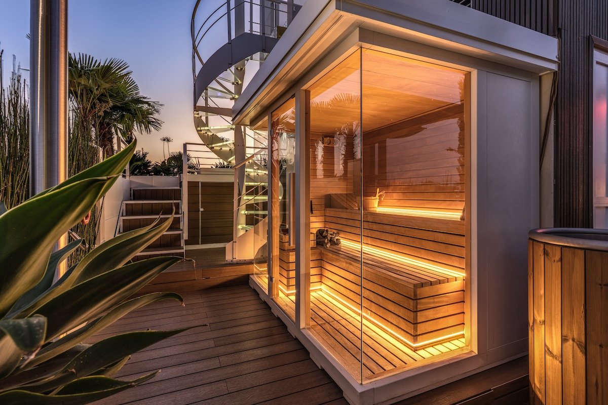 SkyJungle: luxury penthouse private pool and spa gallery image 3