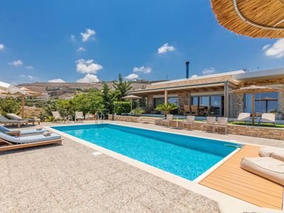 Sea View 4BR Villa | Heated pool | Sauna