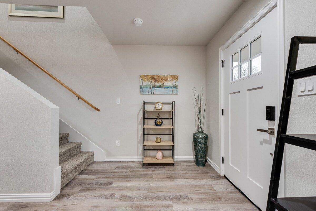 Luxurious River Home near Lockheed /FW Stockyards gallery image 4