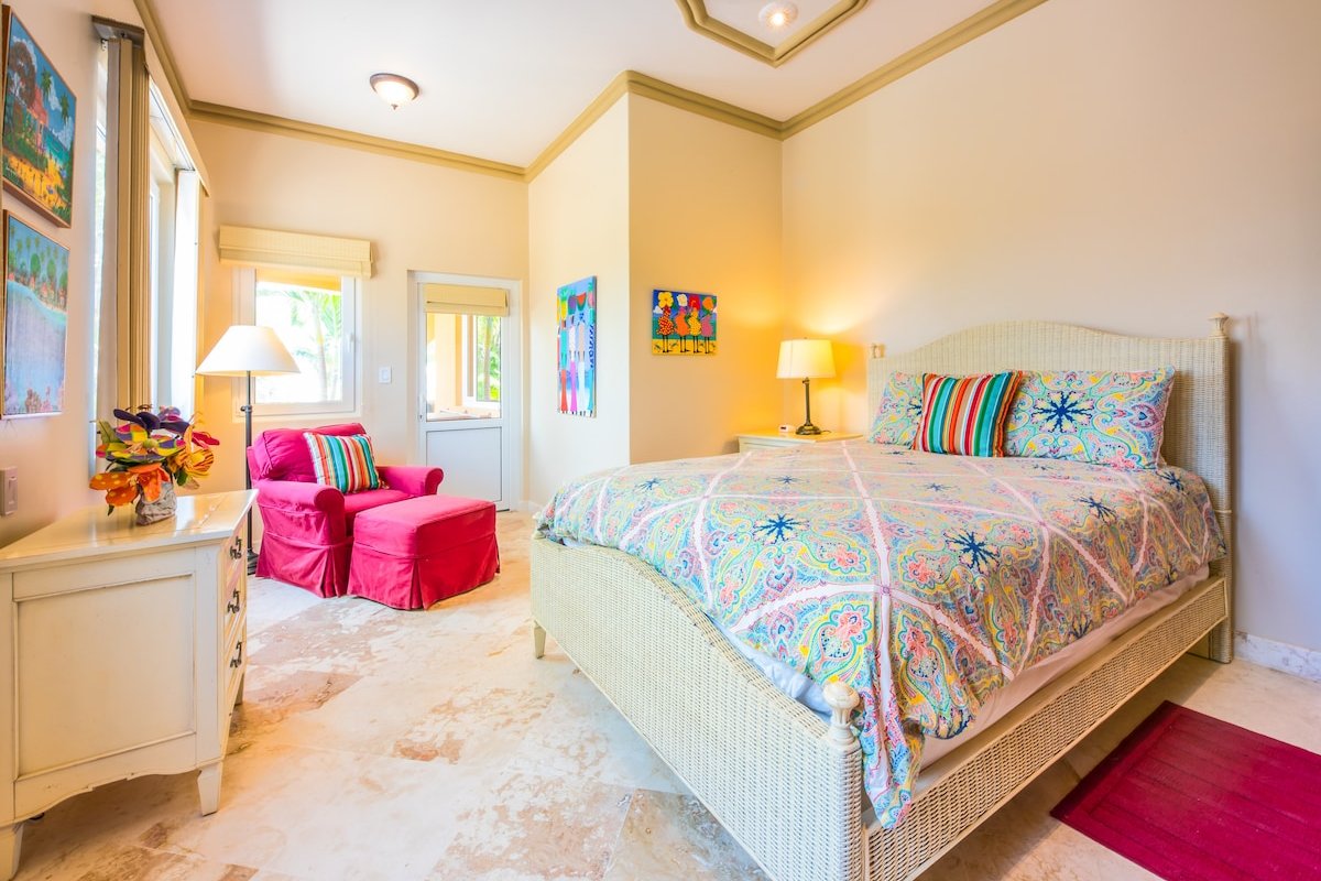 Brushstrokes Villa gallery image 5