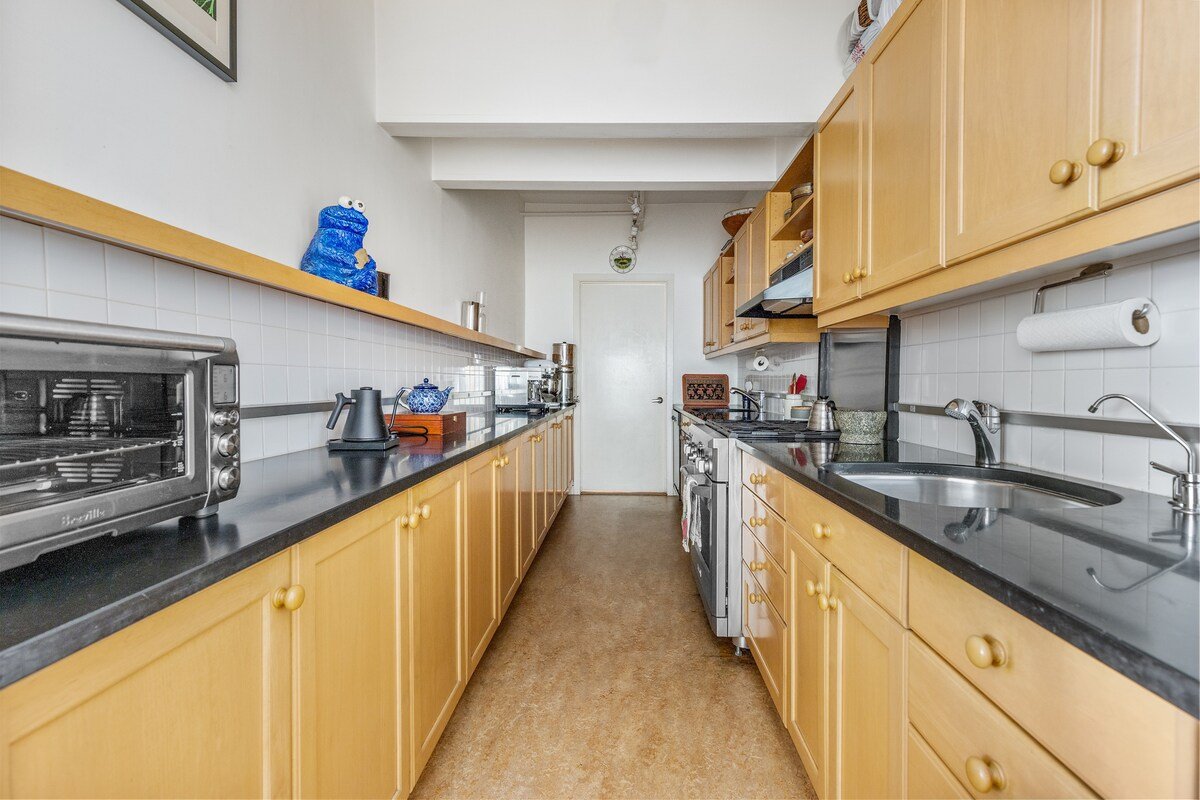 Cobble Hill Charmer Luxury – 3 bedrooms gallery image 4